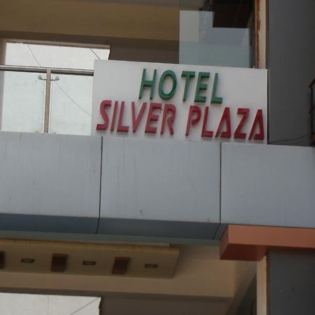 Hotel Silver Plaza Ahmadabad Zewnętrze zdjęcie