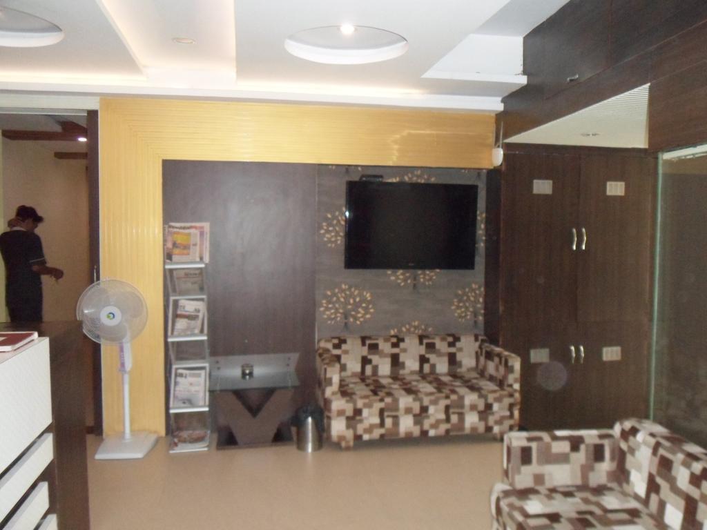 Hotel Silver Plaza Ahmadabad Zewnętrze zdjęcie