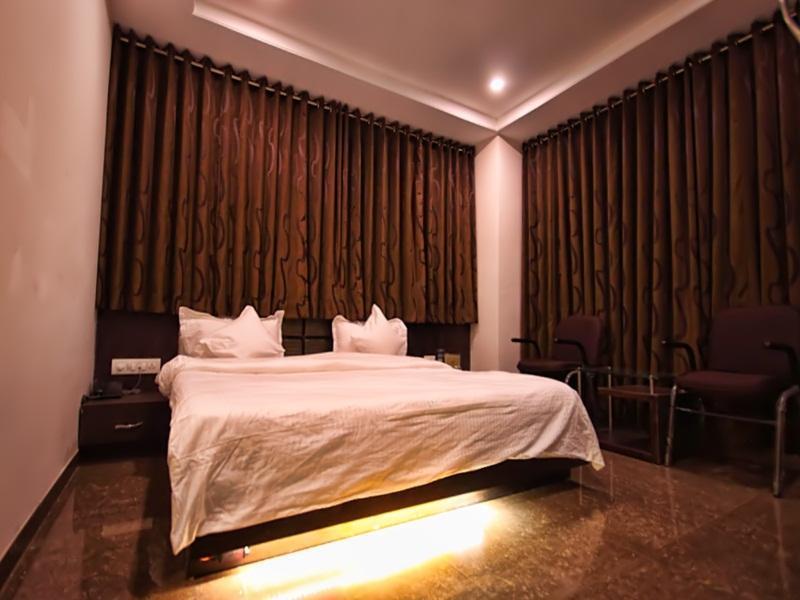 Hotel Silver Plaza Ahmadabad Zewnętrze zdjęcie