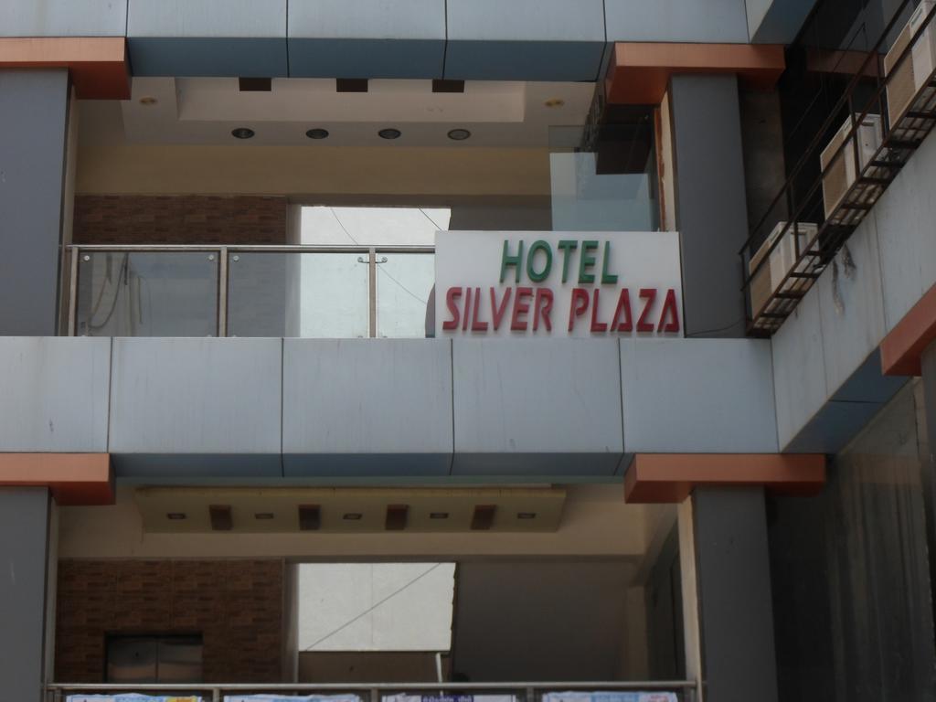 Hotel Silver Plaza Ahmadabad Zewnętrze zdjęcie