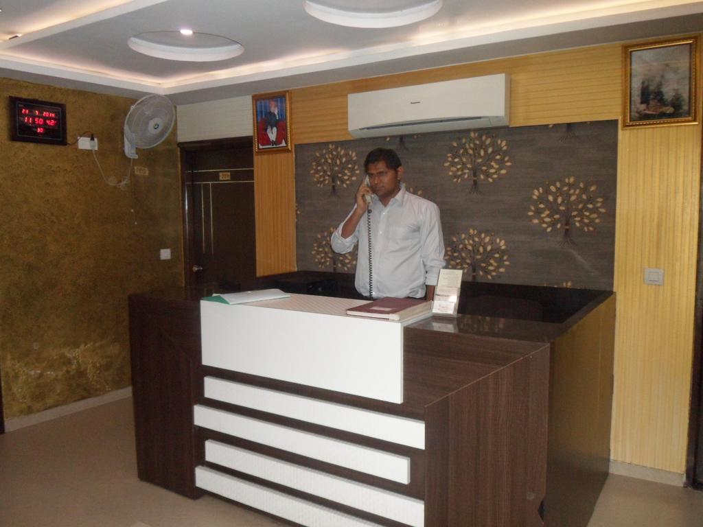 Hotel Silver Plaza Ahmadabad Zewnętrze zdjęcie