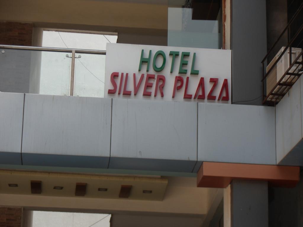 Hotel Silver Plaza Ahmadabad Zewnętrze zdjęcie