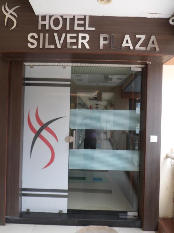 Hotel Silver Plaza Ahmadabad Zewnętrze zdjęcie