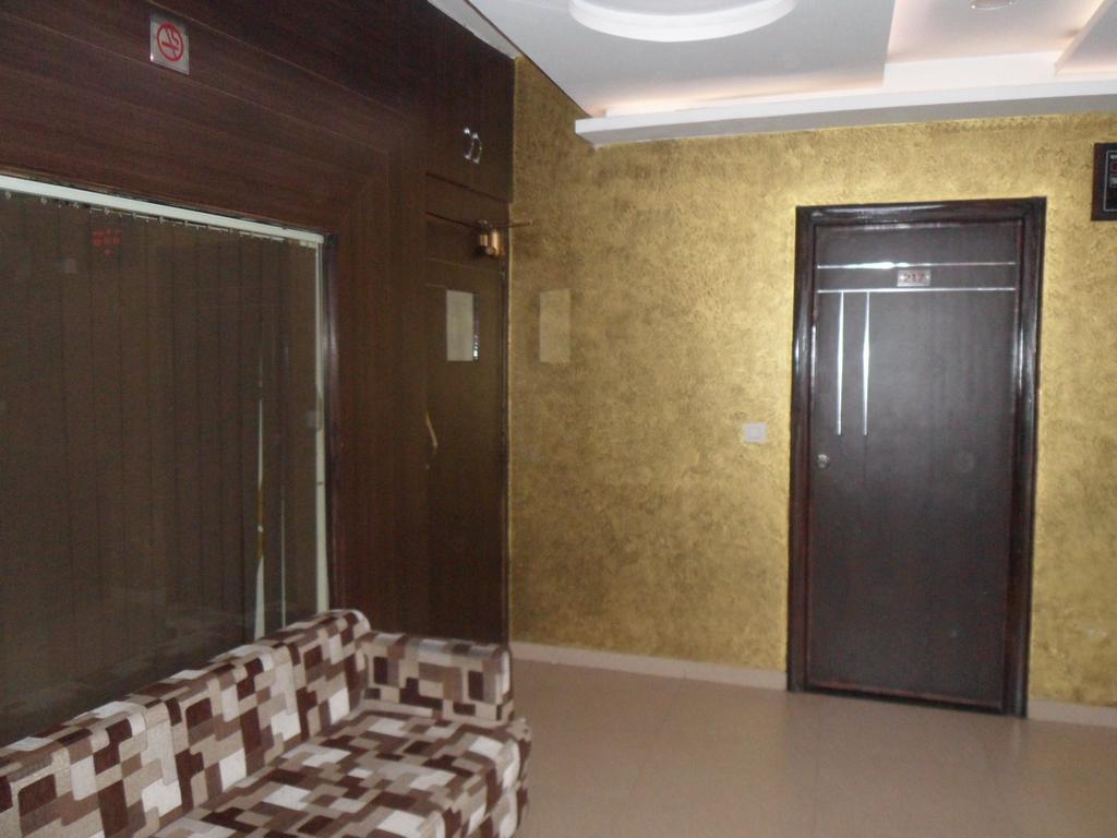 Hotel Silver Plaza Ahmadabad Zewnętrze zdjęcie