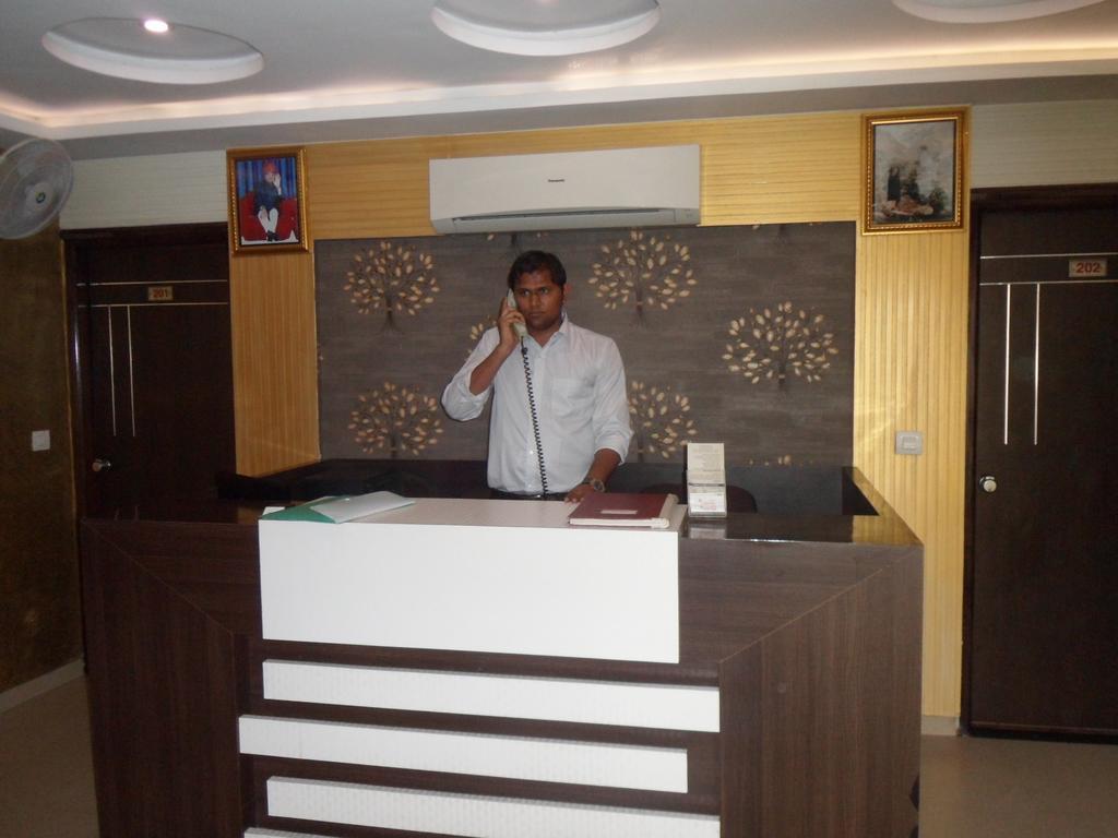 Hotel Silver Plaza Ahmadabad Zewnętrze zdjęcie